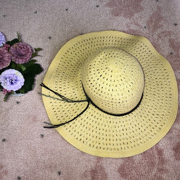 Express Floppy Woven Beach Hat - Picture 7 of 7